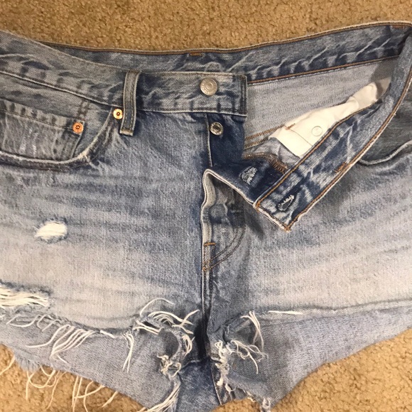 Levi's 501 high waisted denim shorts - Picture 3 of 4